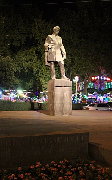 157-Памятник Грибоедову